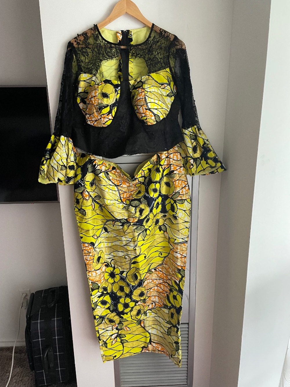 New African style outfit, top and skirt.